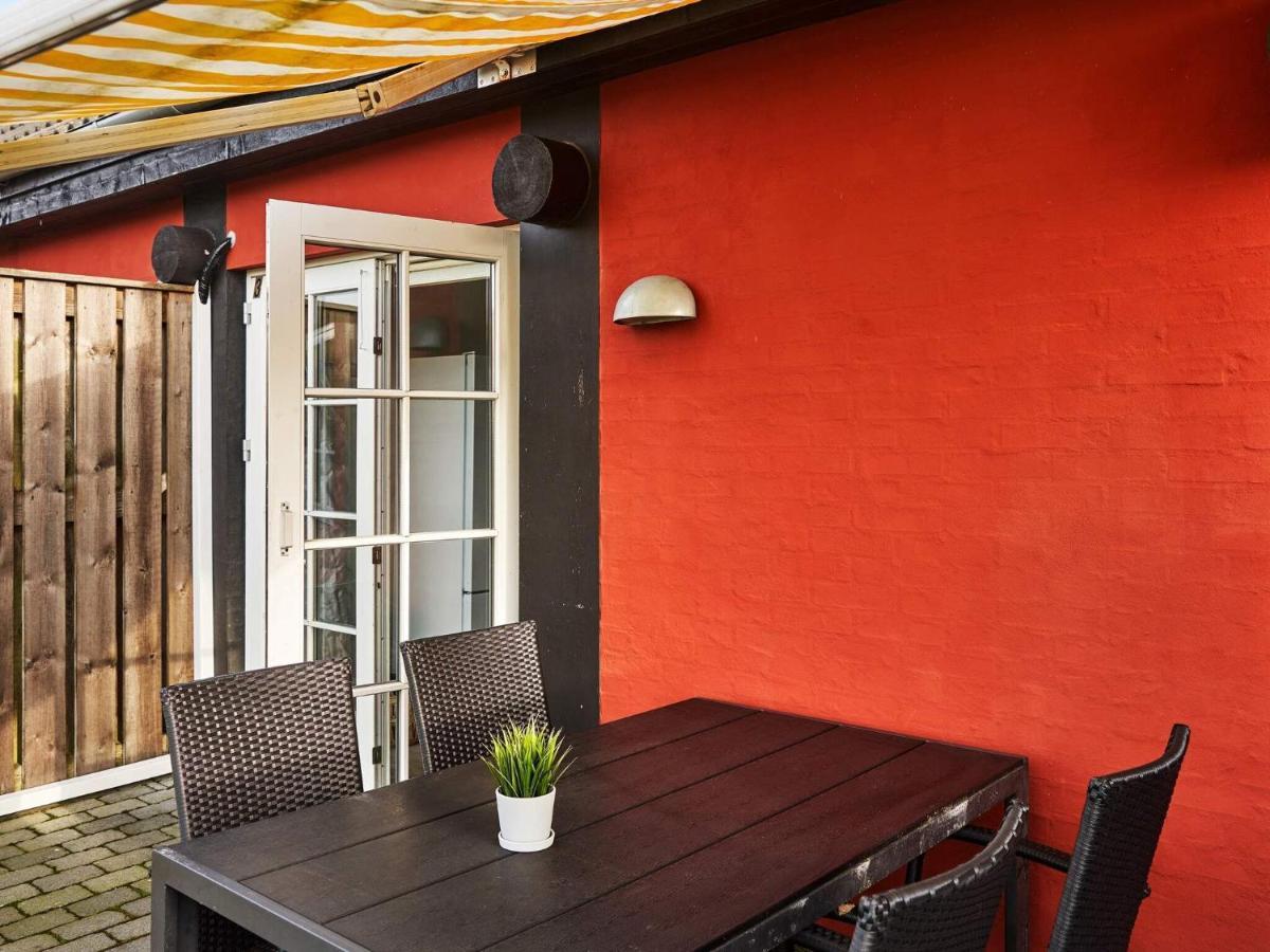5 Person Holiday Home In AÅkirkeby 外观 照片